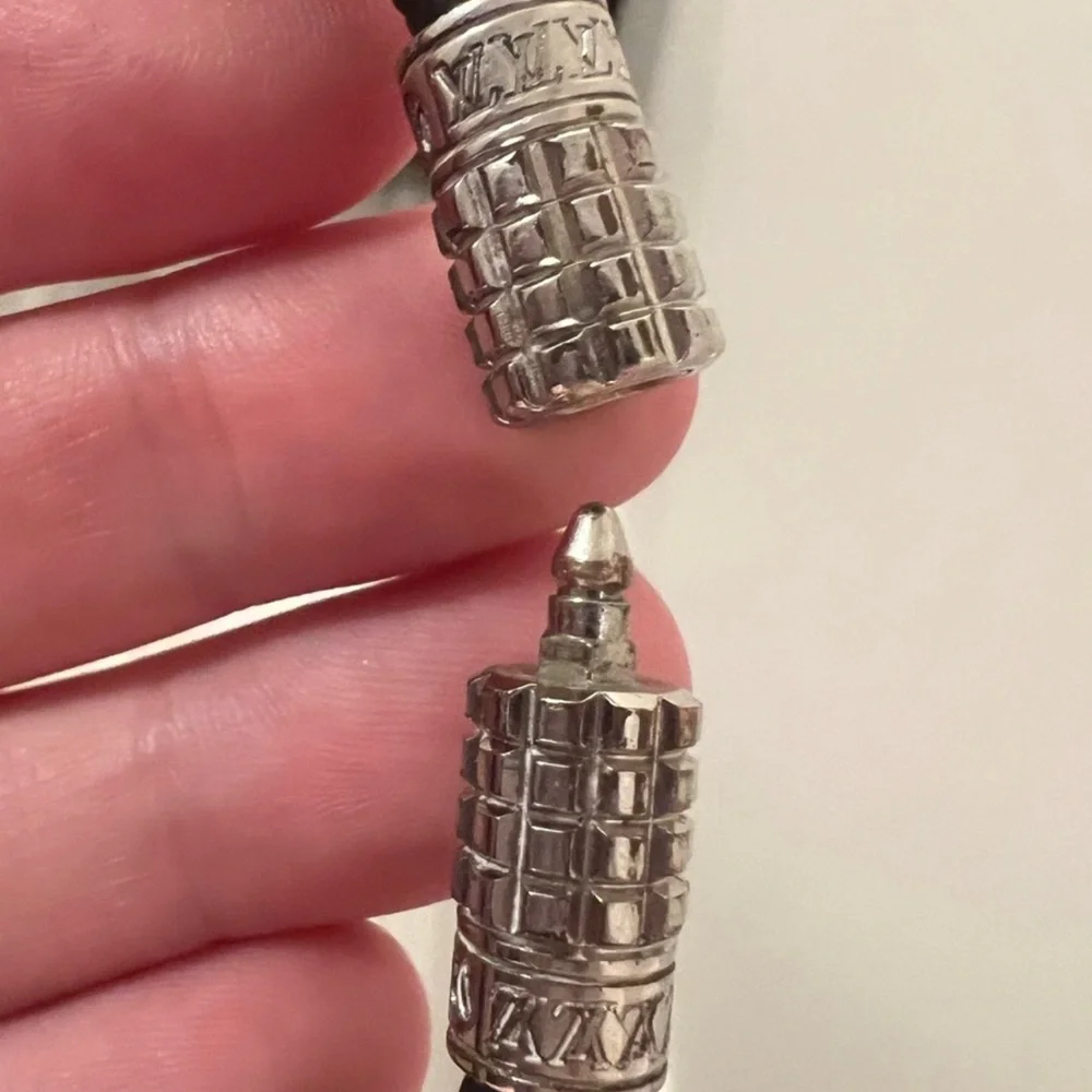 ✨💎UNISEX💎✨ LOUIS VUITTON DIGIT BRACELET WITH DUSTY! STILL IN STORES! - Picture 5 of 6